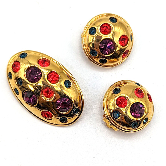 90s Gold Tone Faux Gripoix Brooch Clip-On Earring Set w Jewel Tone Rhinestones - Picture 1 of 7